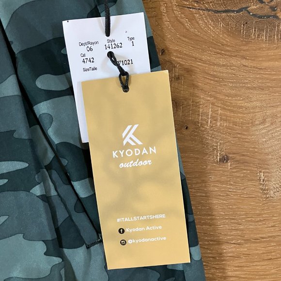 New Kyodan Outdoor Womens Capri Size Medium Lots of pockets Green Camo - Picture 6 of 11